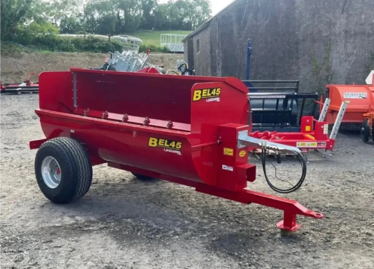MANURE ROTOSPREADER DUNG SPREADER BELMAC 4.5 - Image 4