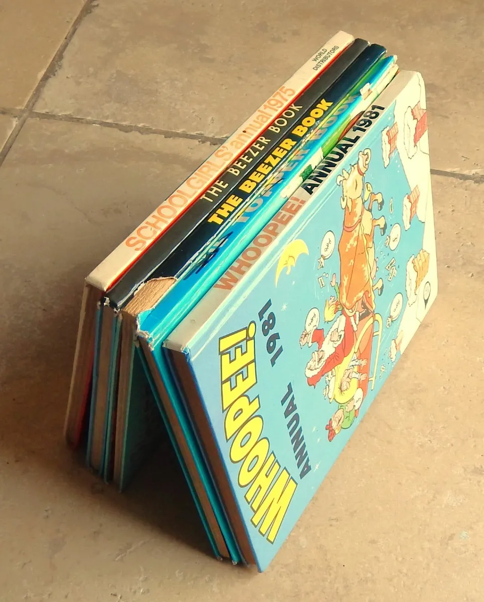 Selection of 5 Vintage Annuals - Image 4