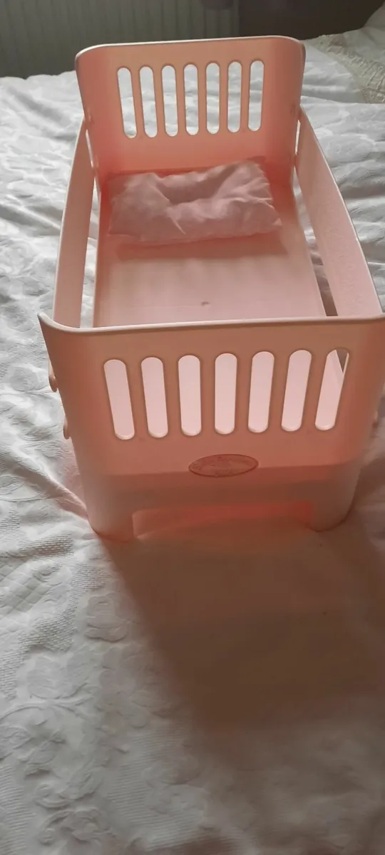 Baby Annabel dolls cot and pillow - Image 1