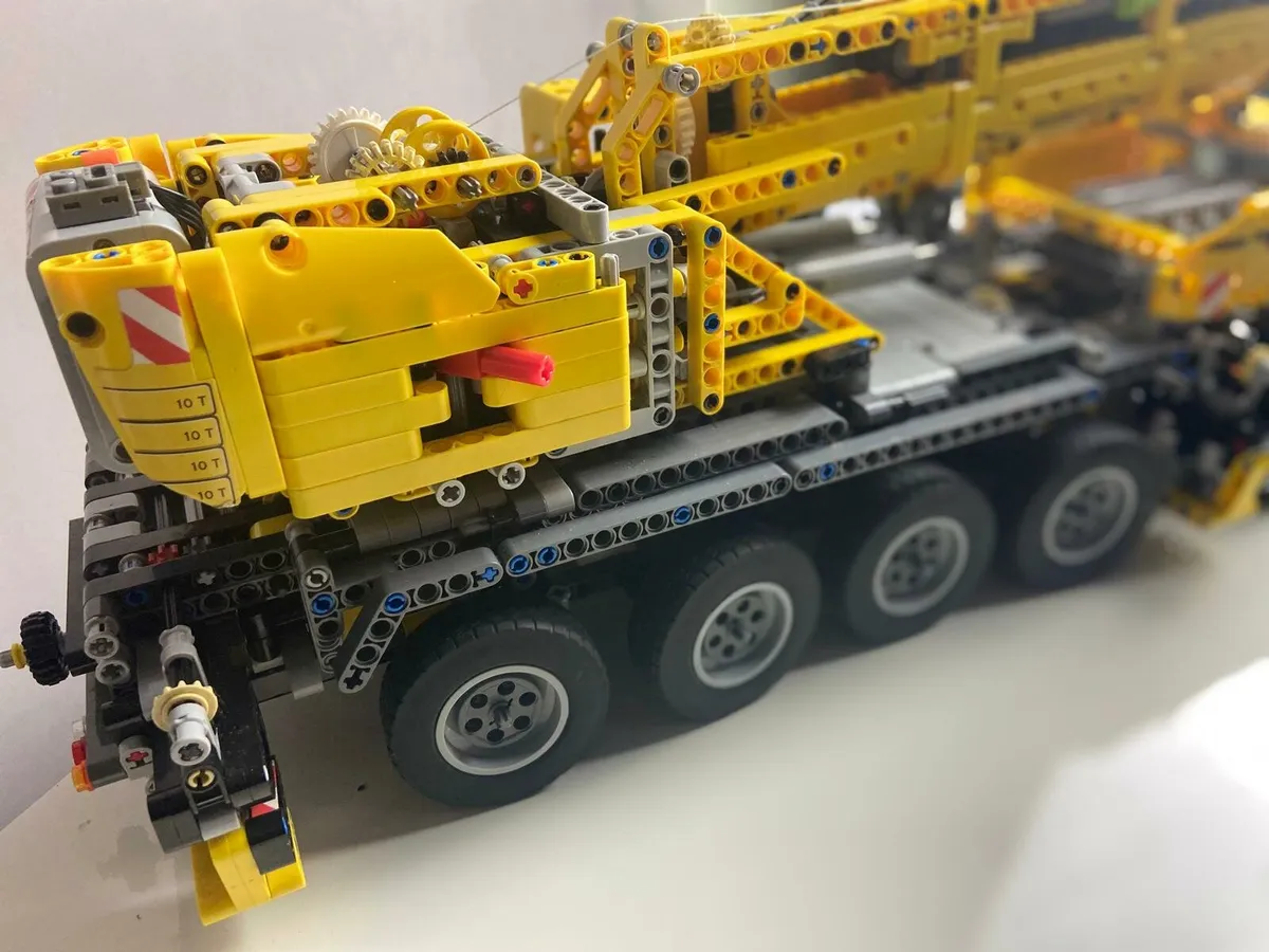 Toy Crane – Room Decor & Play - Image 4