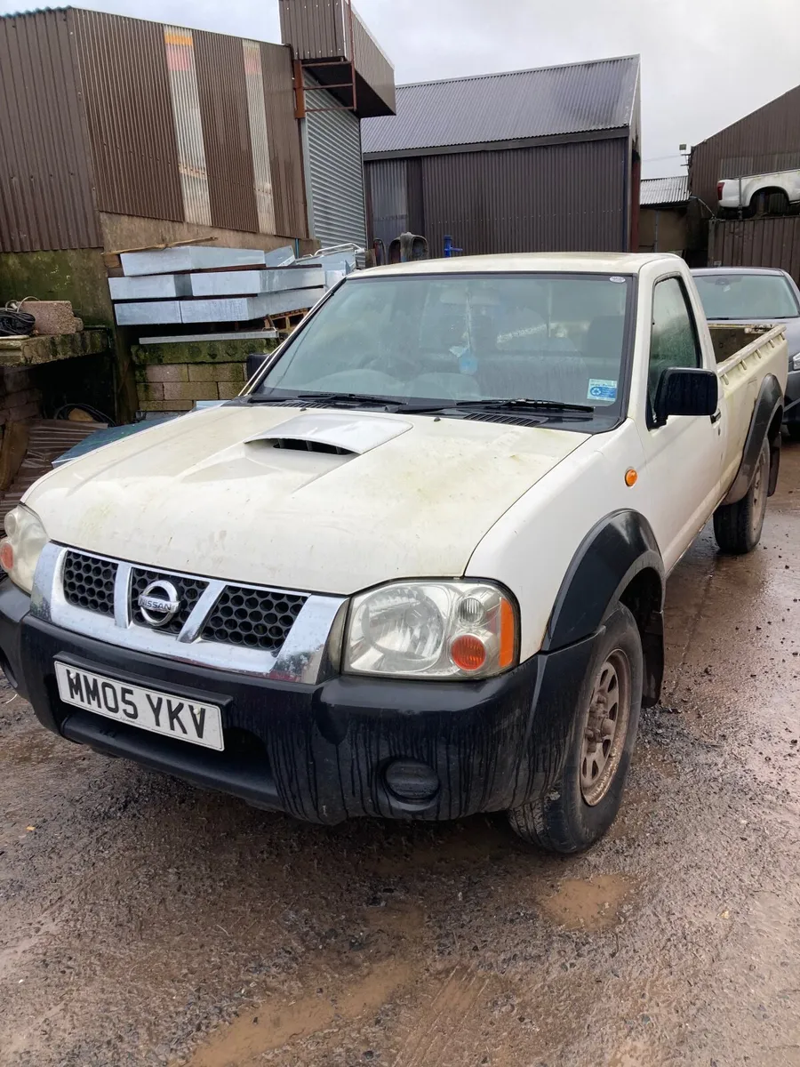 Nissan pickup - Image 2