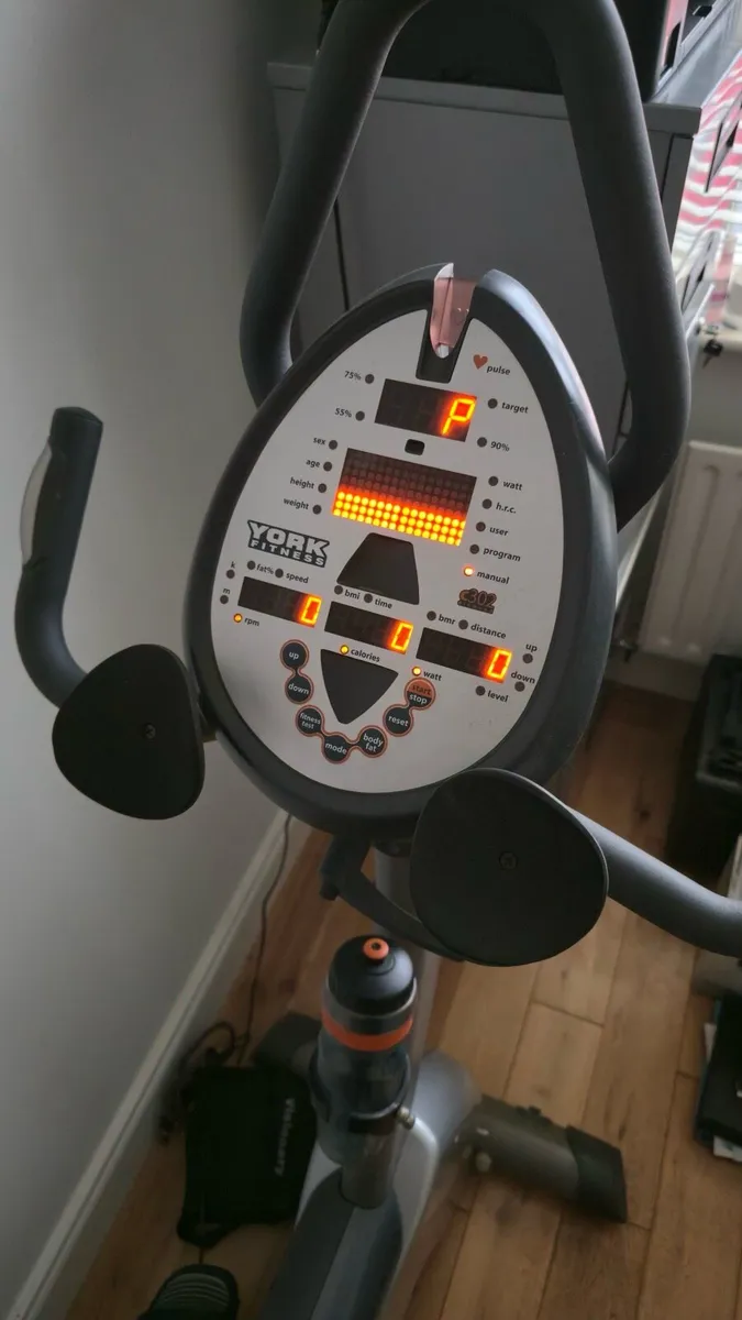 York c302 Diamond Exercise Bike - Image 2