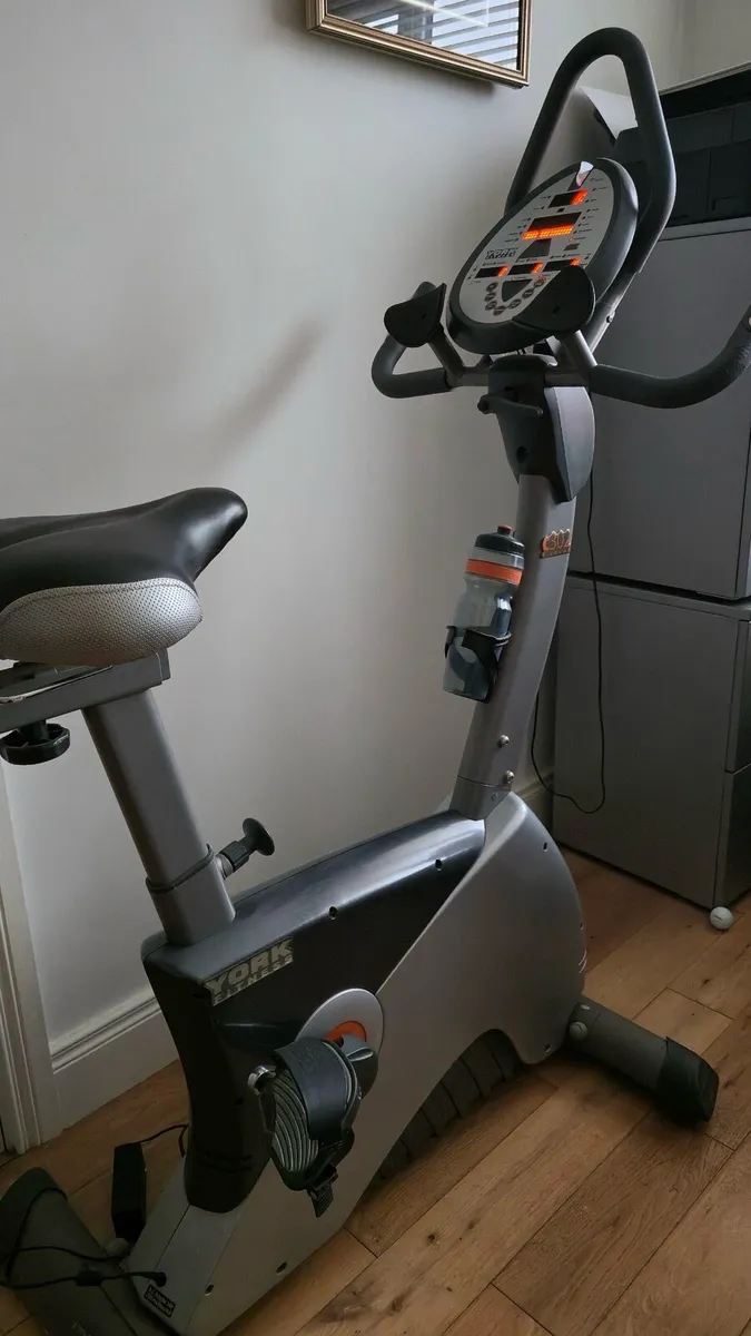 York c302 Diamond Exercise Bike - Image 3