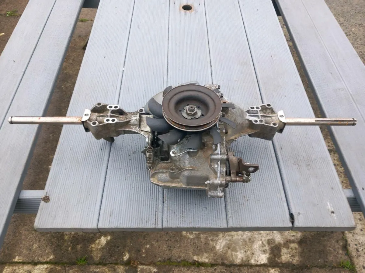 Castlegarden hydrostatic transmission for sale - Image 1