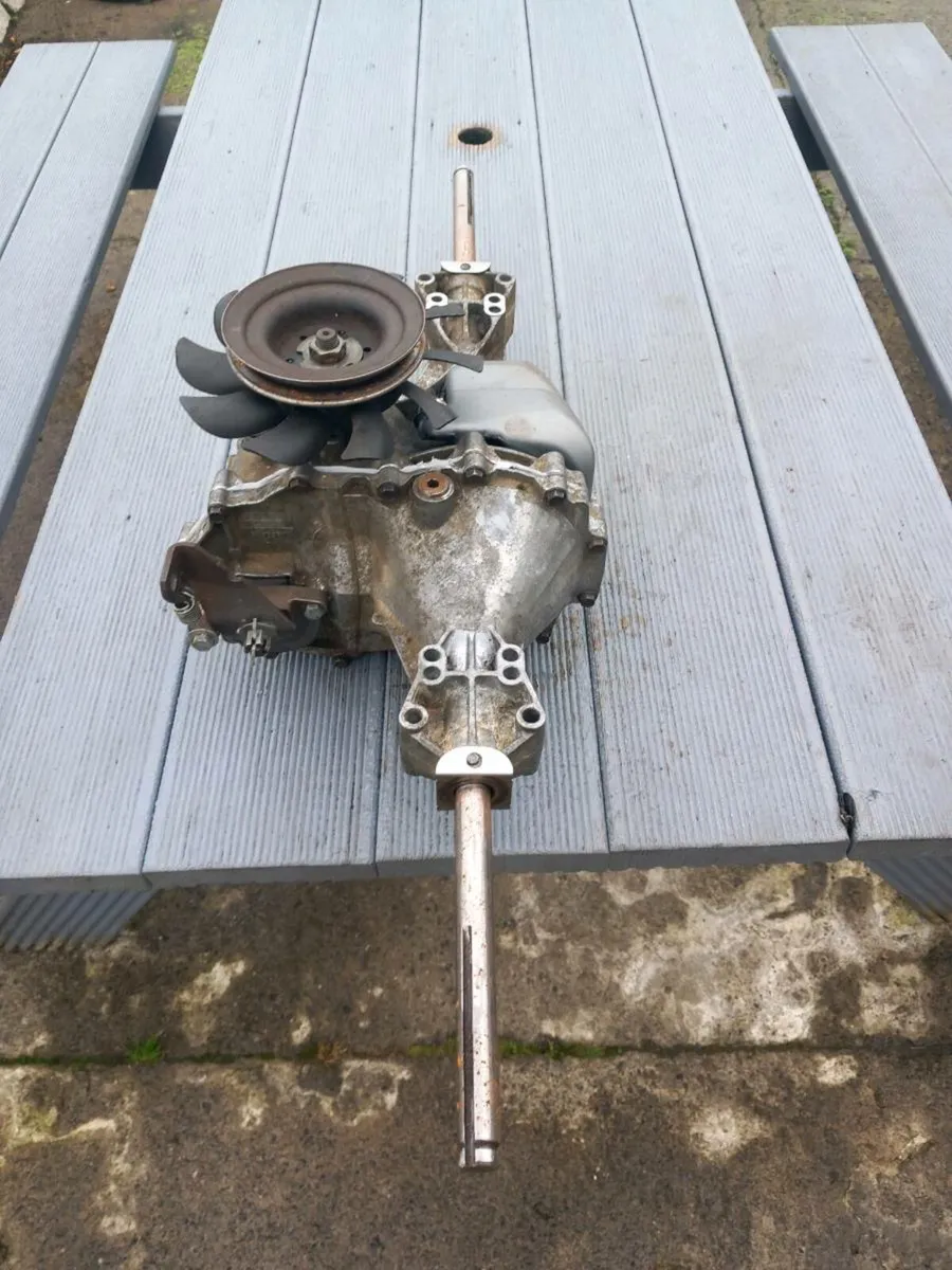 Castlegarden hydrostatic transmission for sale - Image 2