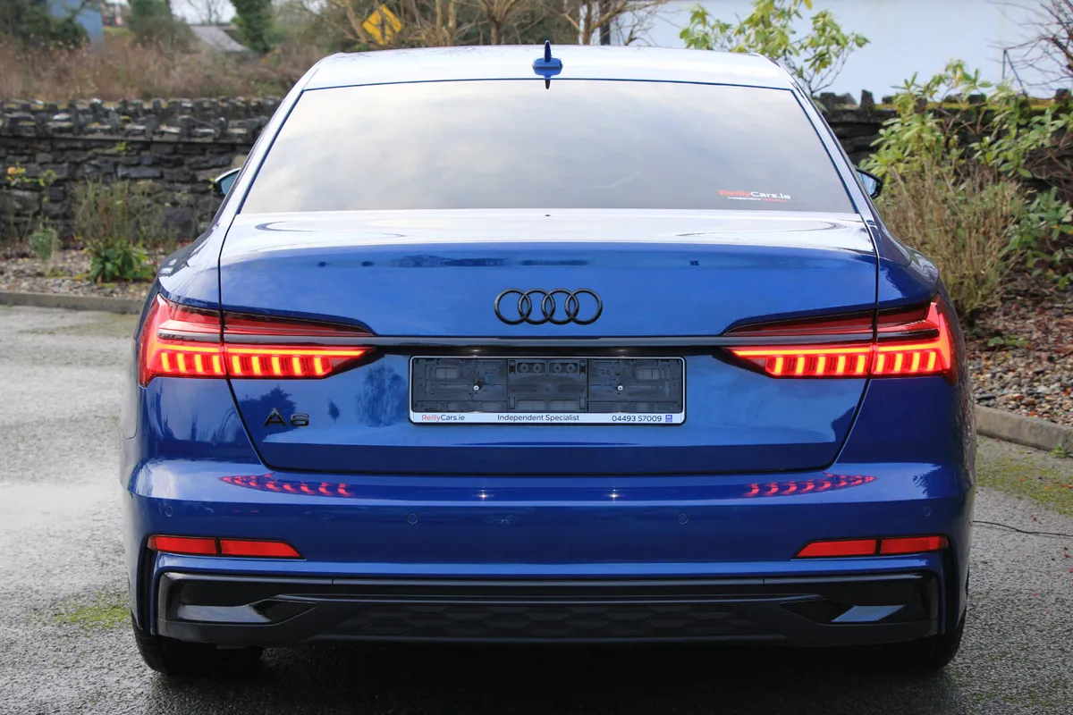 A6 Black Ed *Valcona leather*Multi colour lighting - Image 4