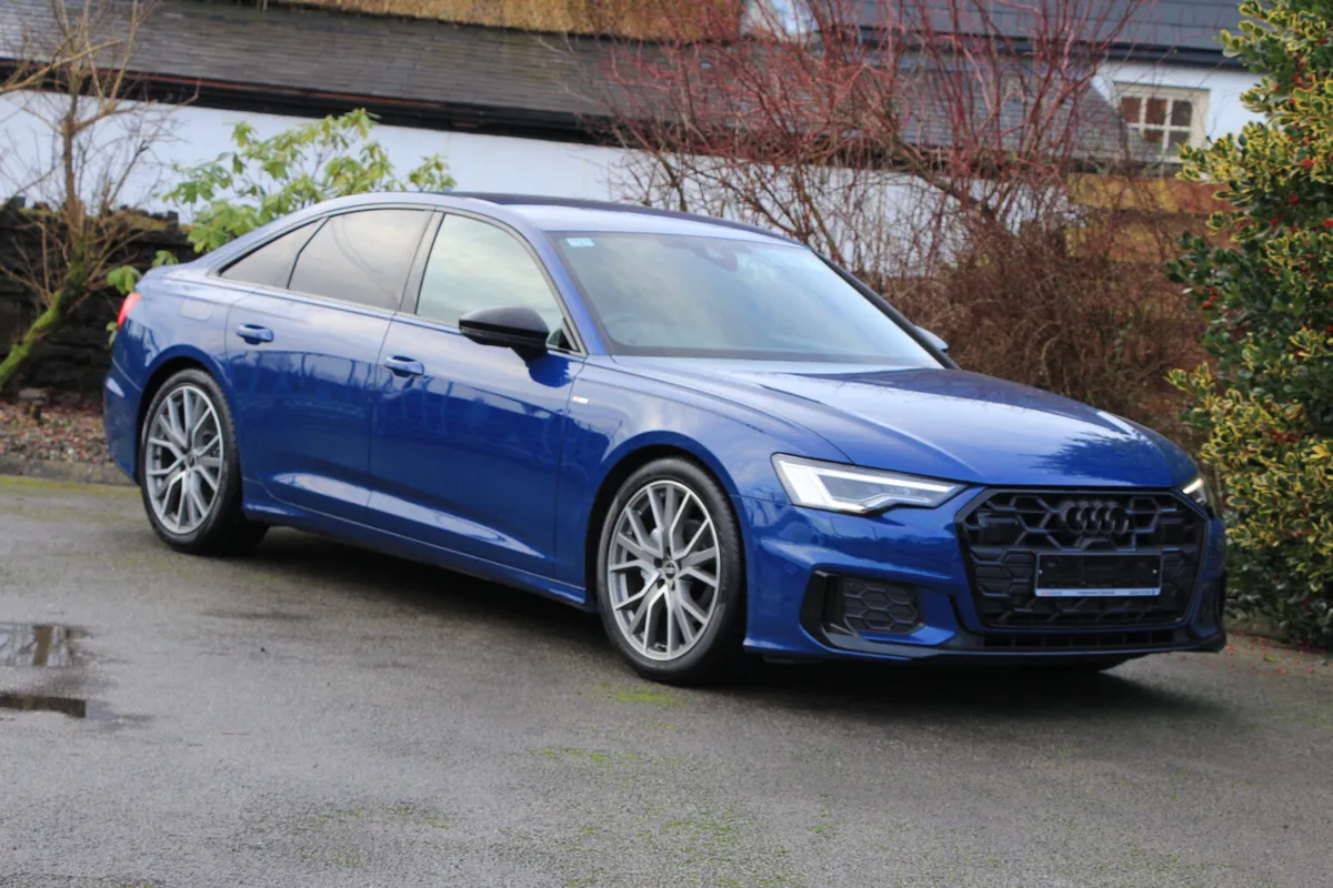 A6 Black Ed *Valcona leather*Multi colour lighting - Image 1