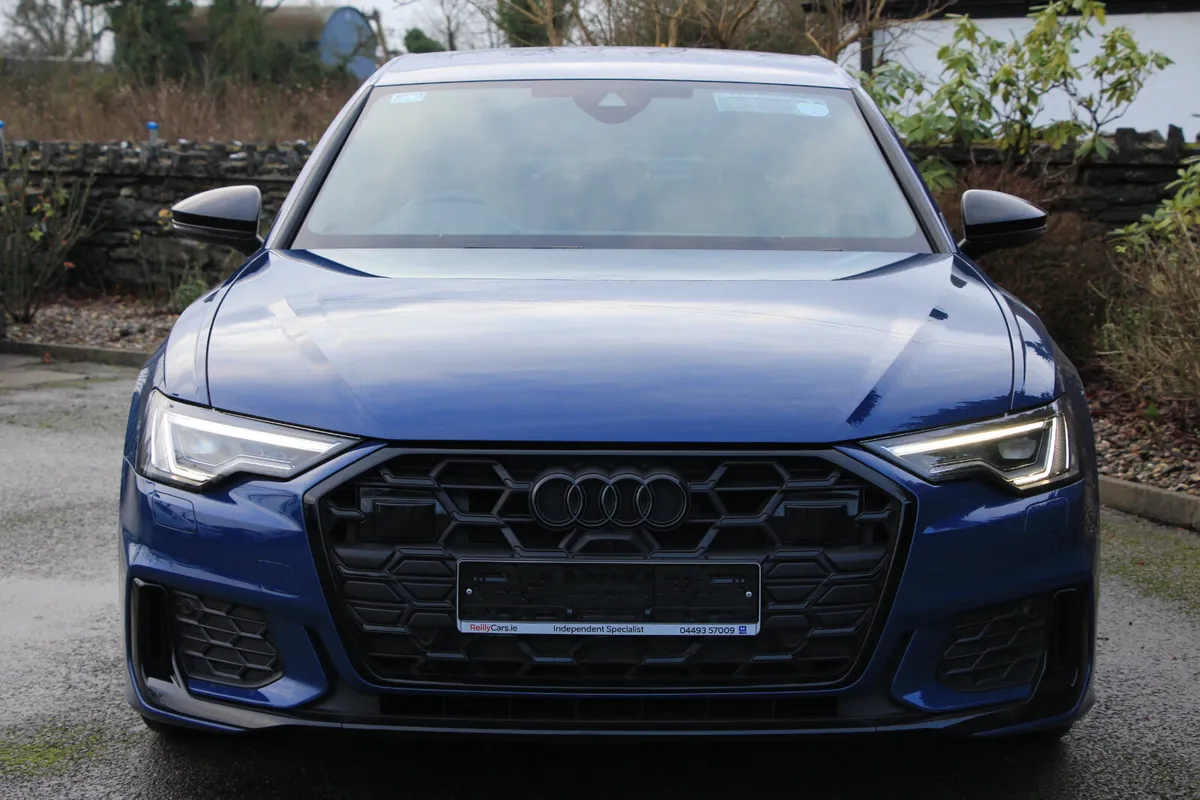 A6 Black Ed *Valcona leather*Multi colour lighting - Image 2