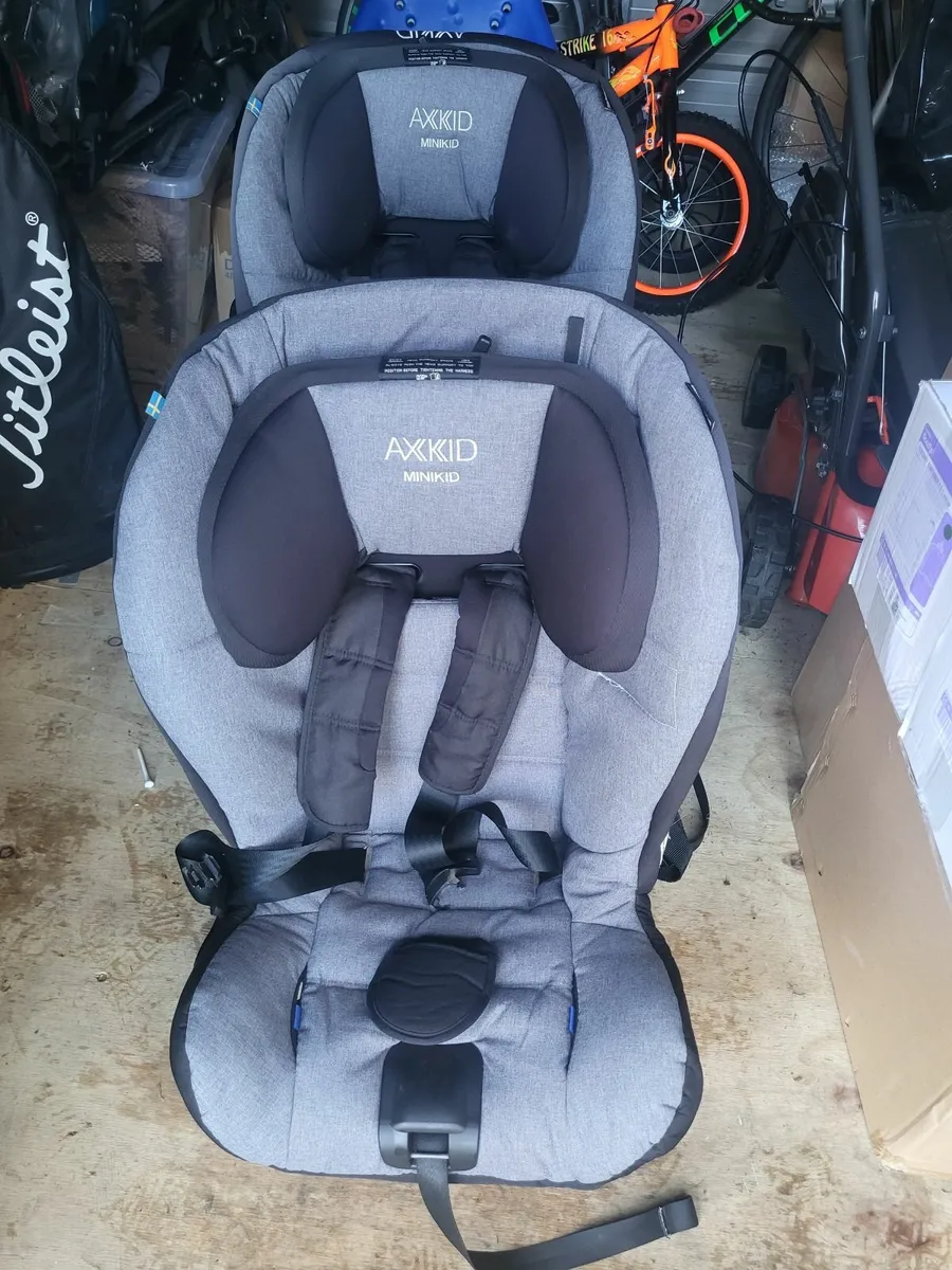 Children Car Seats - Image 1