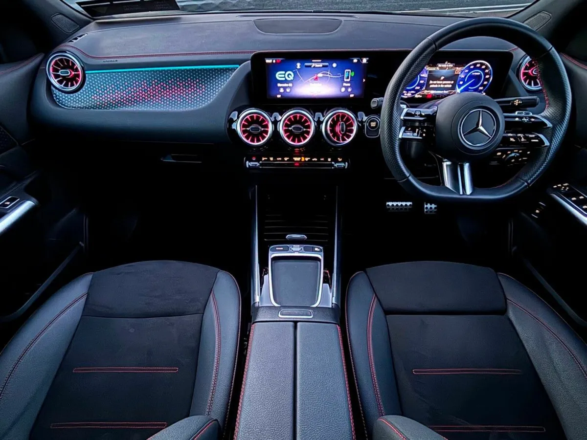 Mercedes-Benz EQA 250+ AMG LINE EXECUTIVE - Image 2