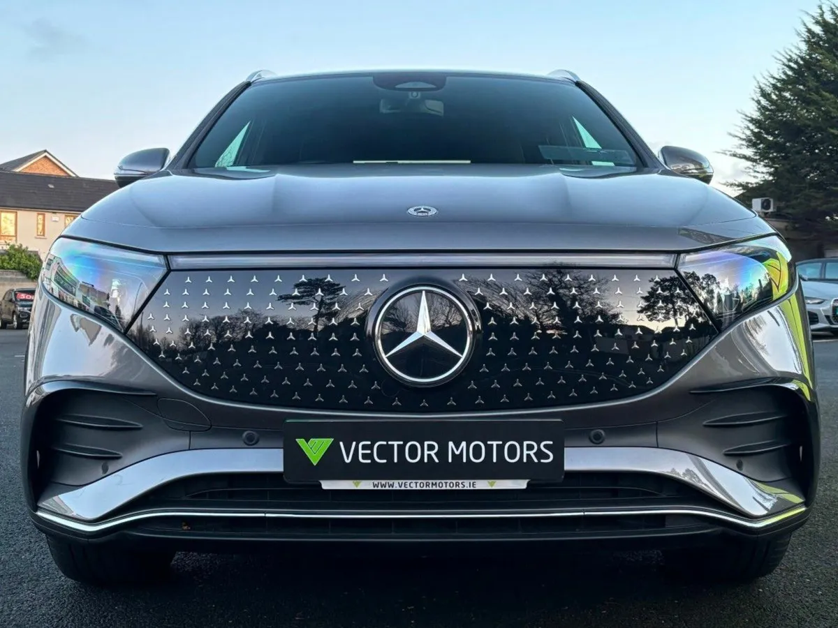 Mercedes-Benz EQA 250+ AMG LINE EXECUTIVE - Image 3