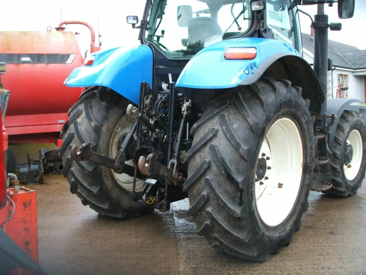 2011 New Holland T6070 - Image 4