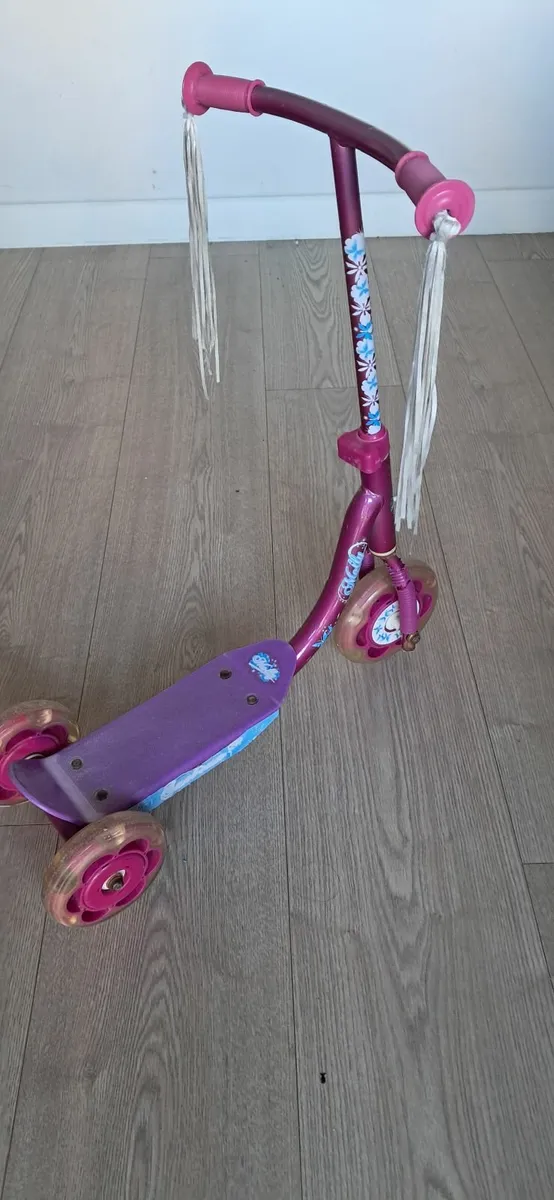 Two T-scooty- and one Balance/Banana bike-Total 3 - Image 4