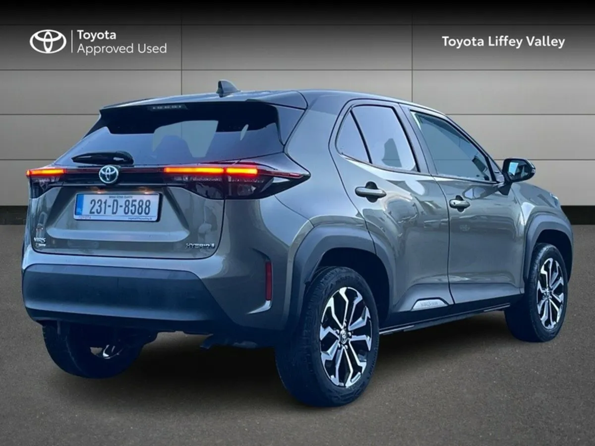 Toyota Yaris CR CROSS LUNA SPORT 4DR AUTO - Image 2