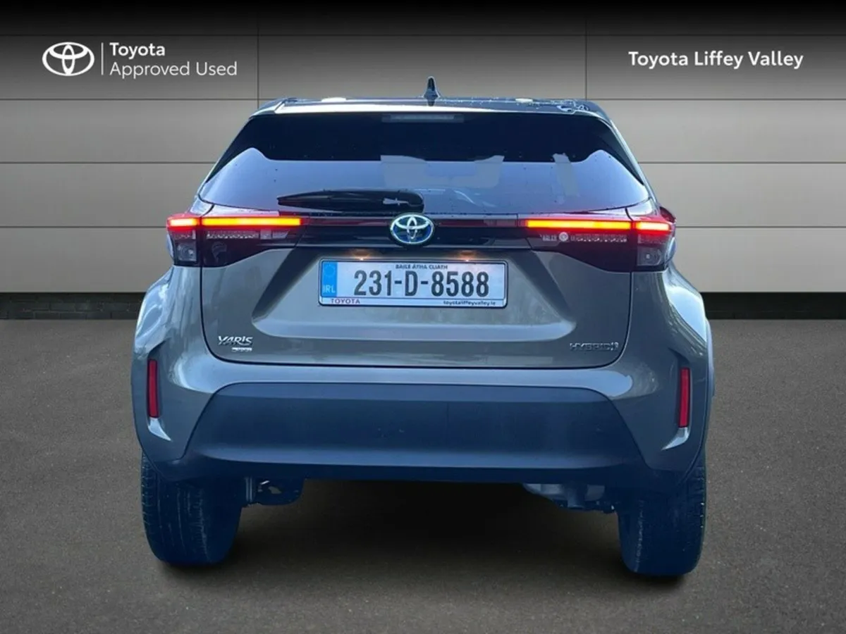 Toyota Yaris CR CROSS LUNA SPORT 4DR AUTO - Image 4