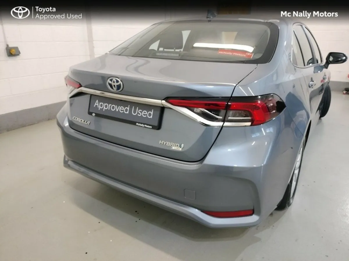 Toyota Corolla LUNA SALOON HYBRID LOW KMS - Image 3
