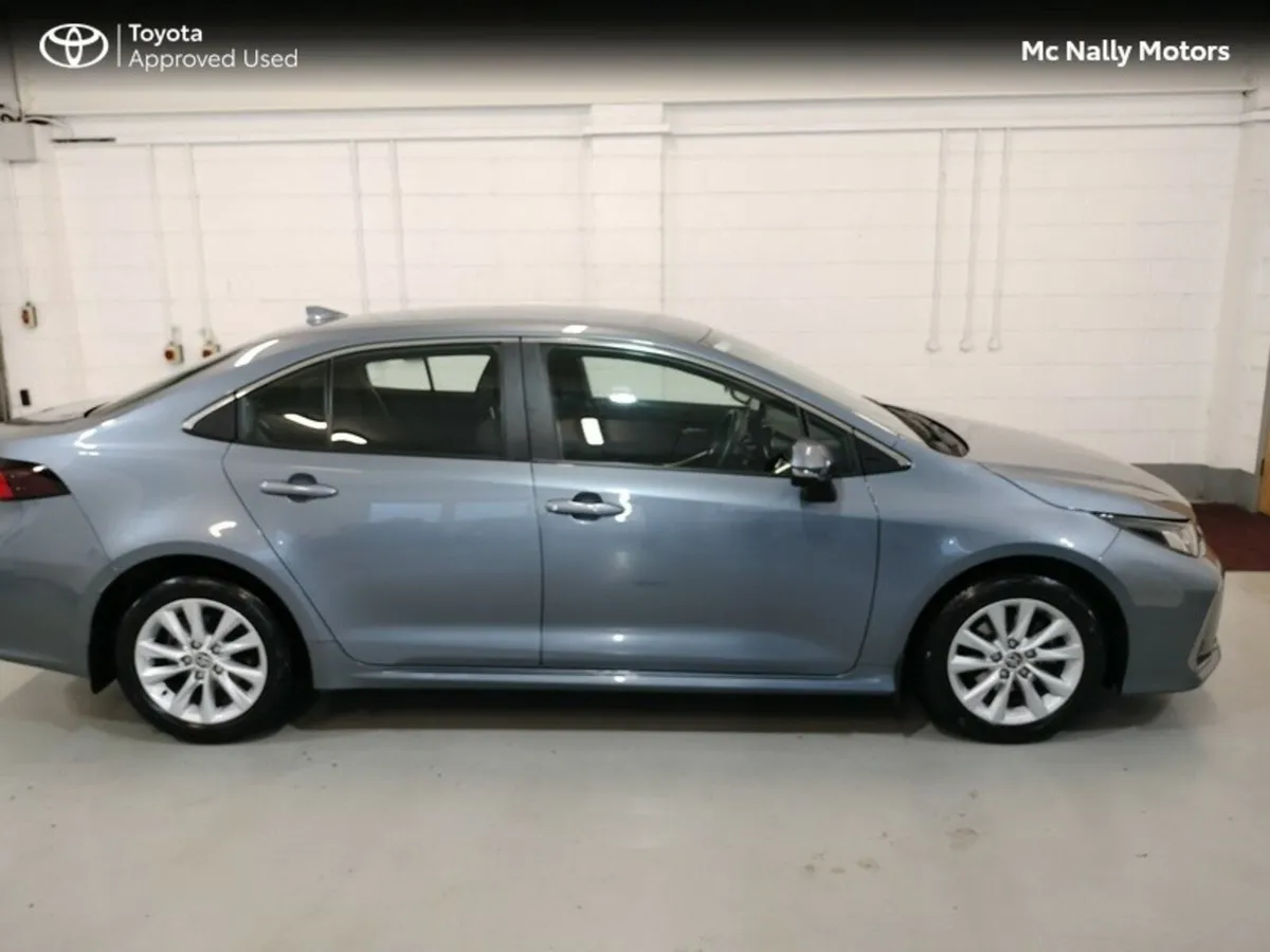 Toyota Corolla LUNA SALOON HYBRID LOW KMS - Image 4