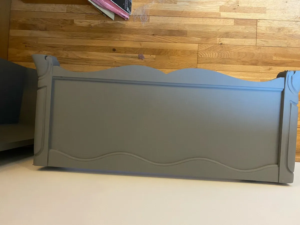 One-Off Vinyl & Magazine Holder – Ready for Xmas - Image 2