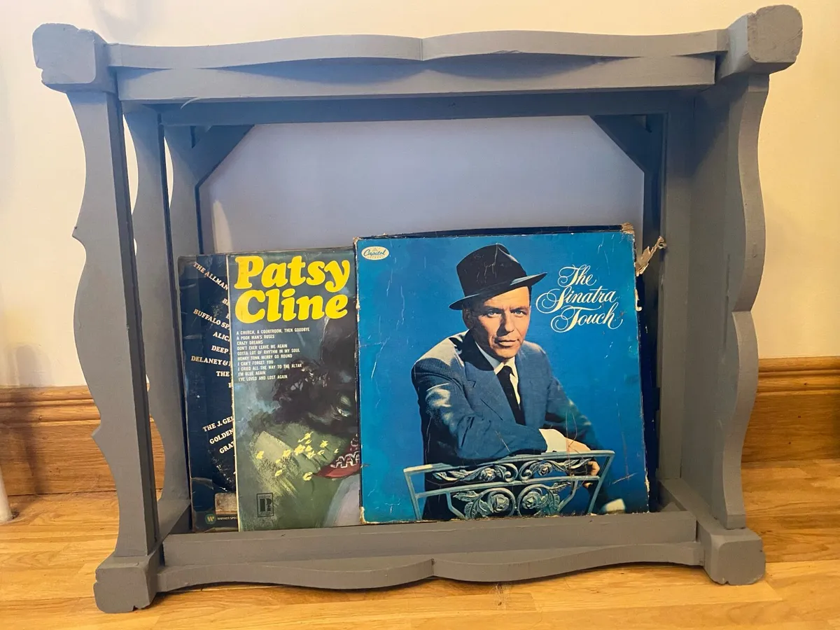 One-Off Vinyl & Magazine Holder – Ready for Xmas - Image 1
