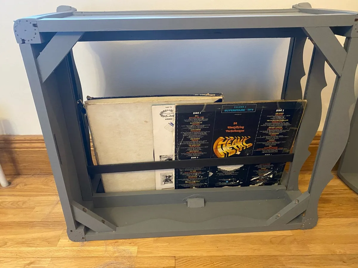 One-Off Vinyl & Magazine Holder – Ready for Xmas - Image 4