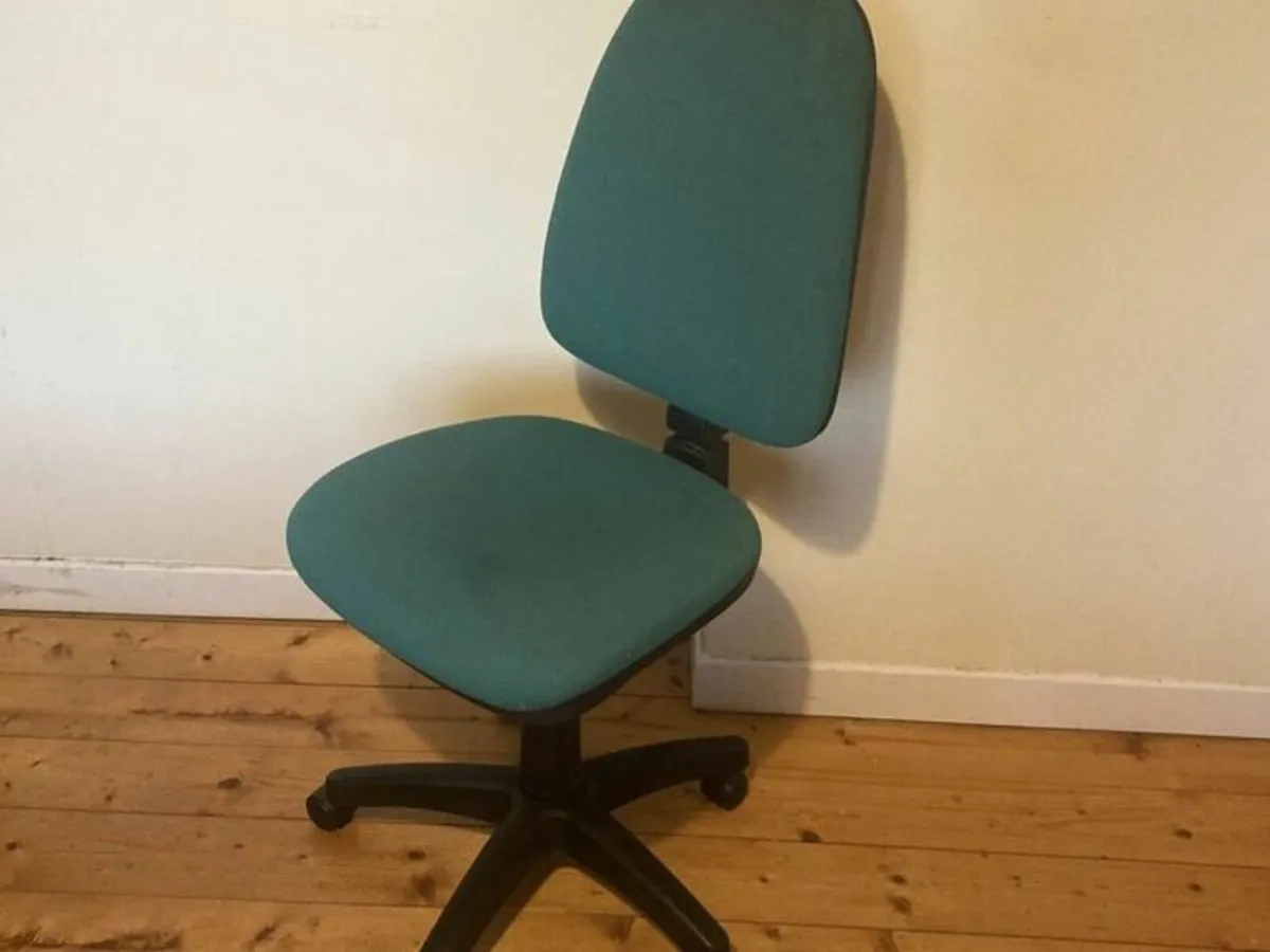 Ergonomic Office Chair - Image 2