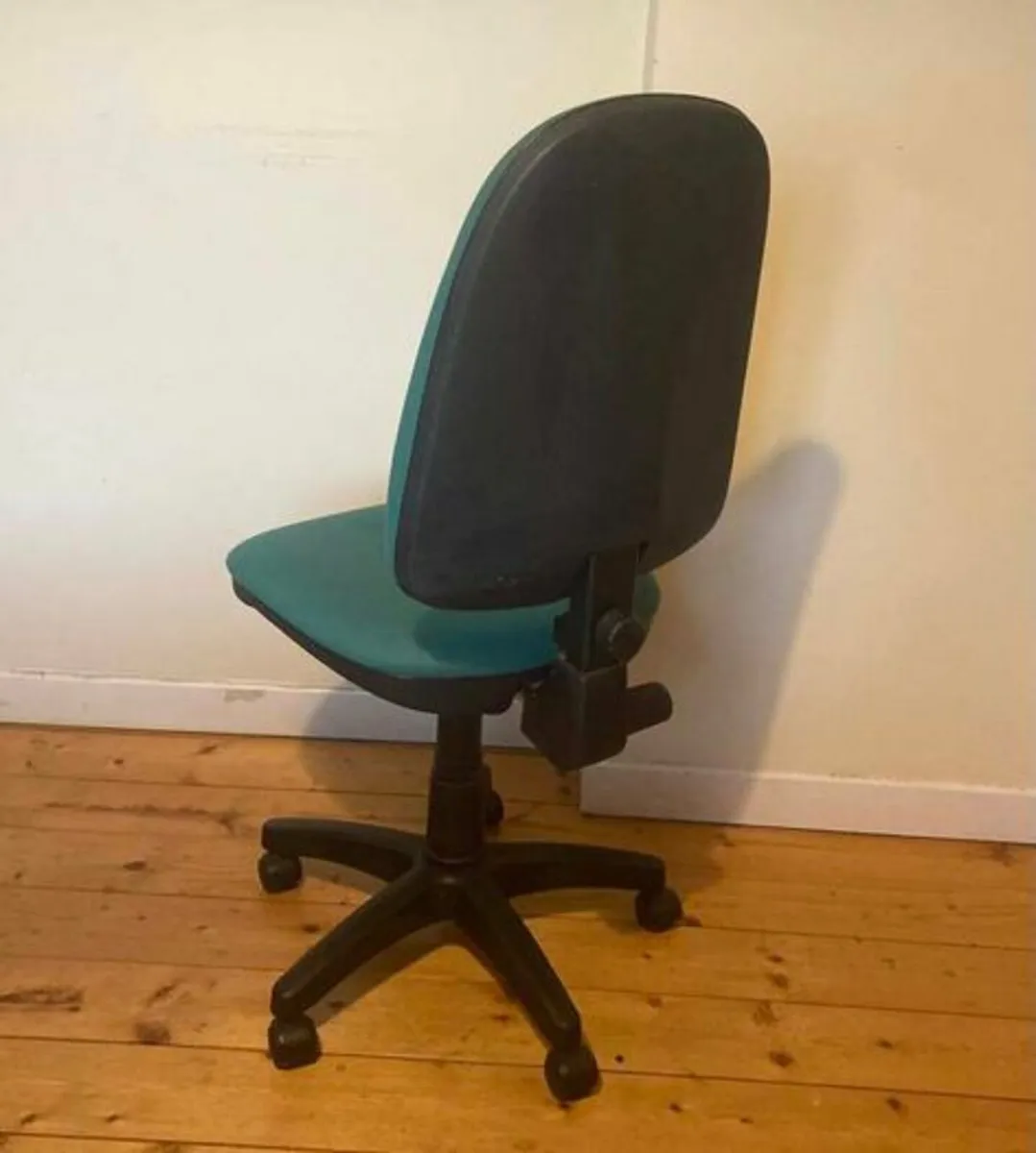 Ergonomic Office Chair - Image 4