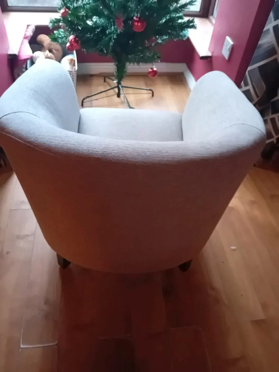 Sitting room chair as new reduced 100 e - Image 3