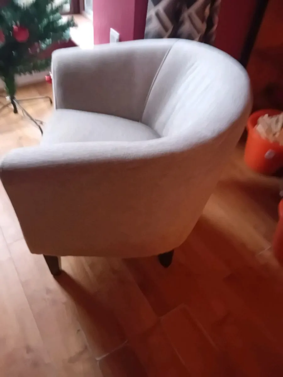 Sitting room chair as new reduced 100 e - Image 4