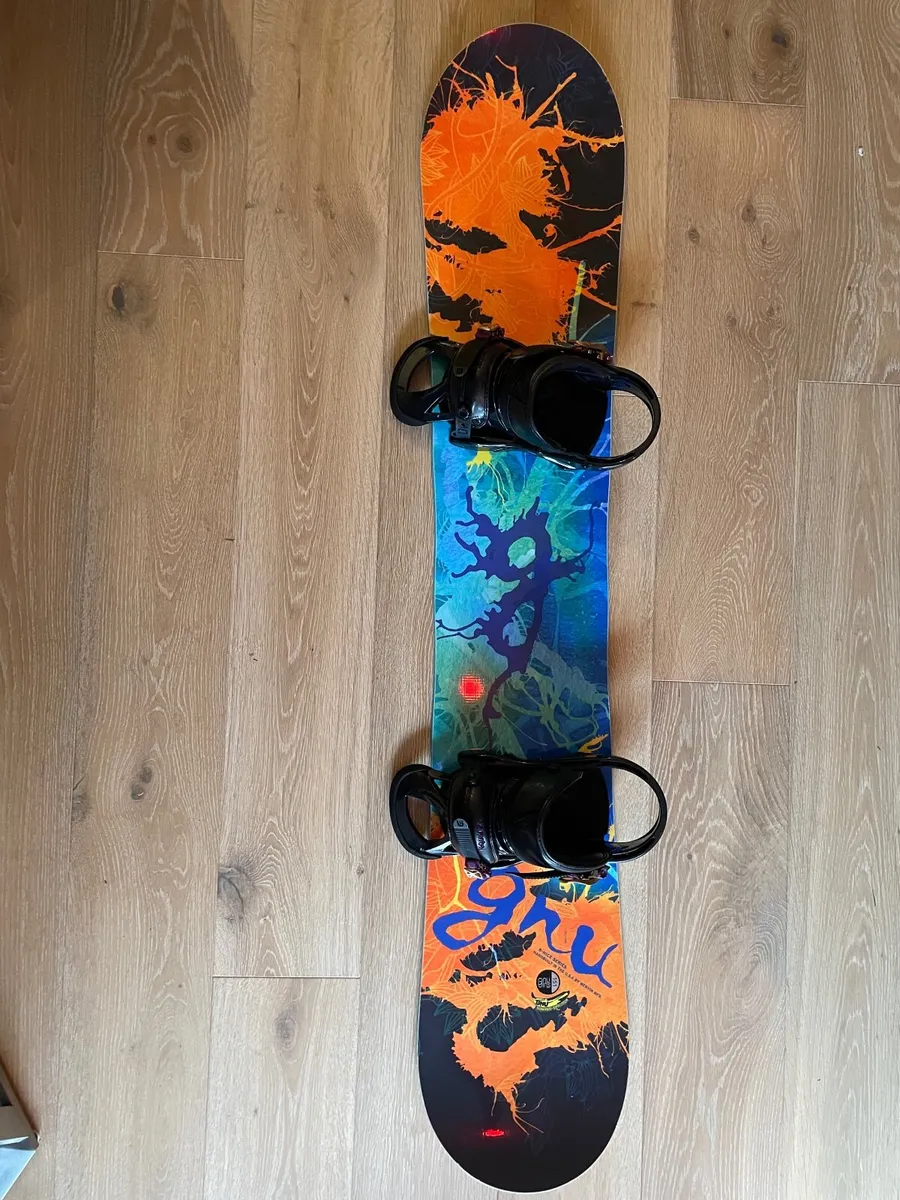 Snowboard, bag, bindings & boots women’s UK6 - Image 1