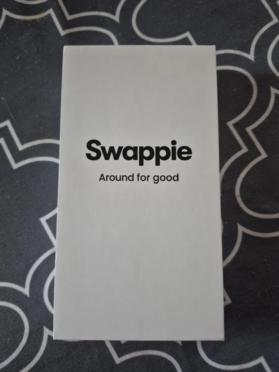 Refurbished black IPhone 11 64gb - Image 1