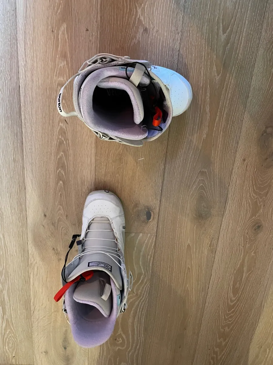 Snowboard, bag, bindings & boots women’s UK6 - Image 3