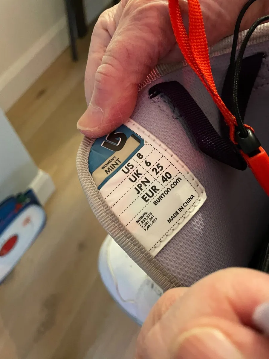 Snowboard, bag, bindings & boots women’s UK6 - Image 4