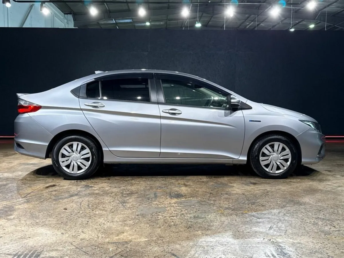 Honda Grace 1.5 AUTOMATIC HYBRID - HONDA SENSING - - Image 3