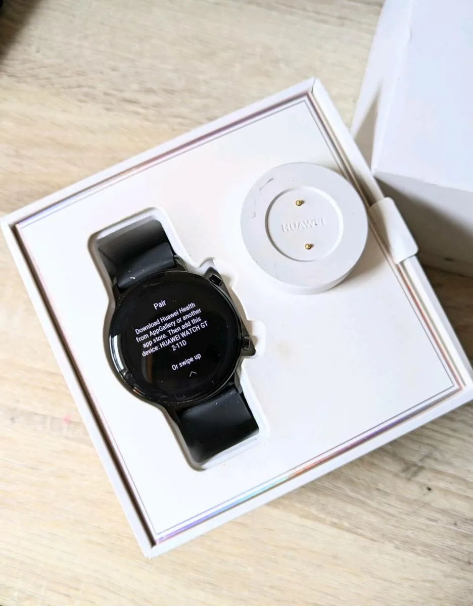 HUAWEI SMARTWATCH GT2 - almost new - Image 3