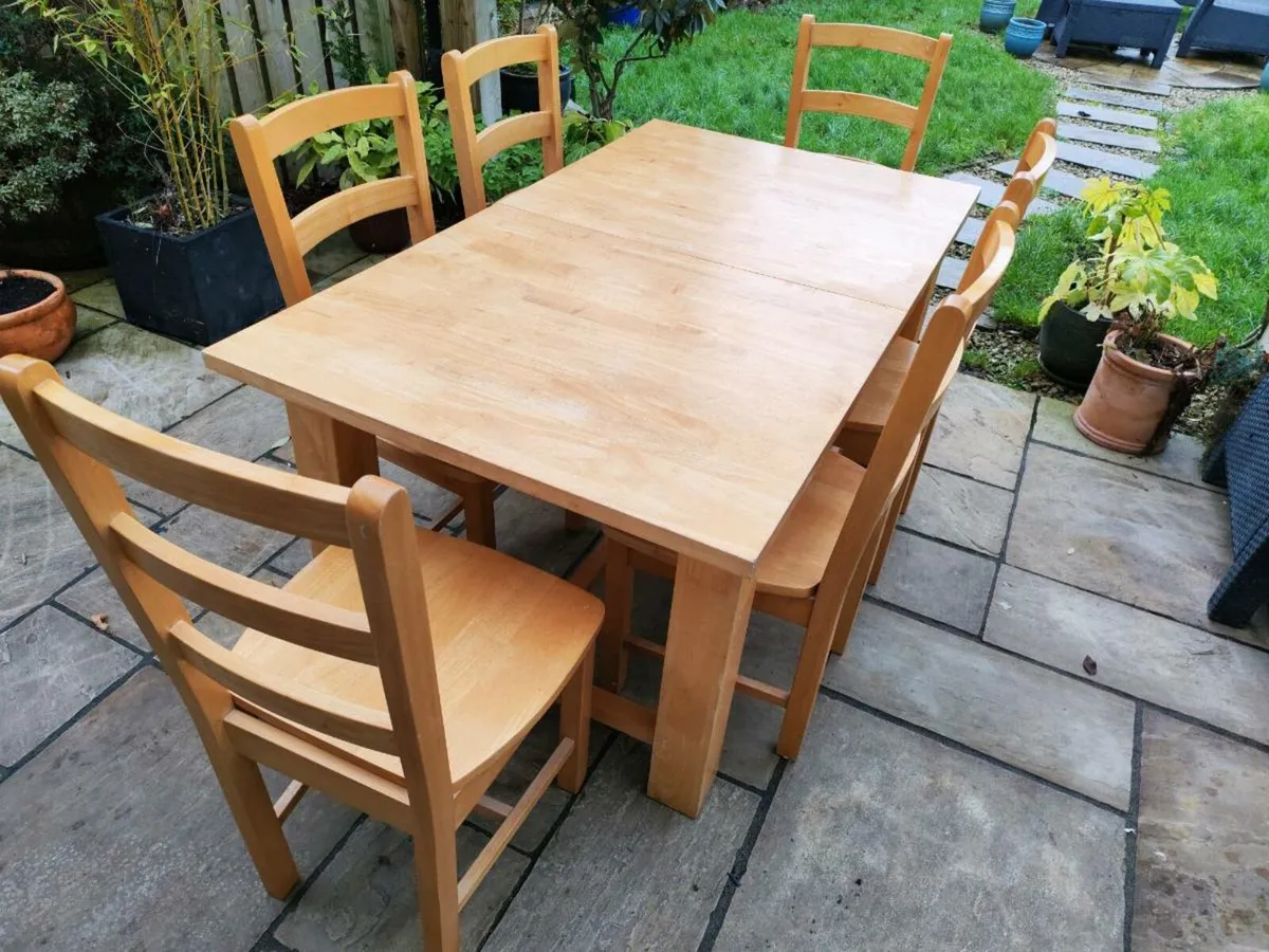 Extendable kitchen dining table - Image 1