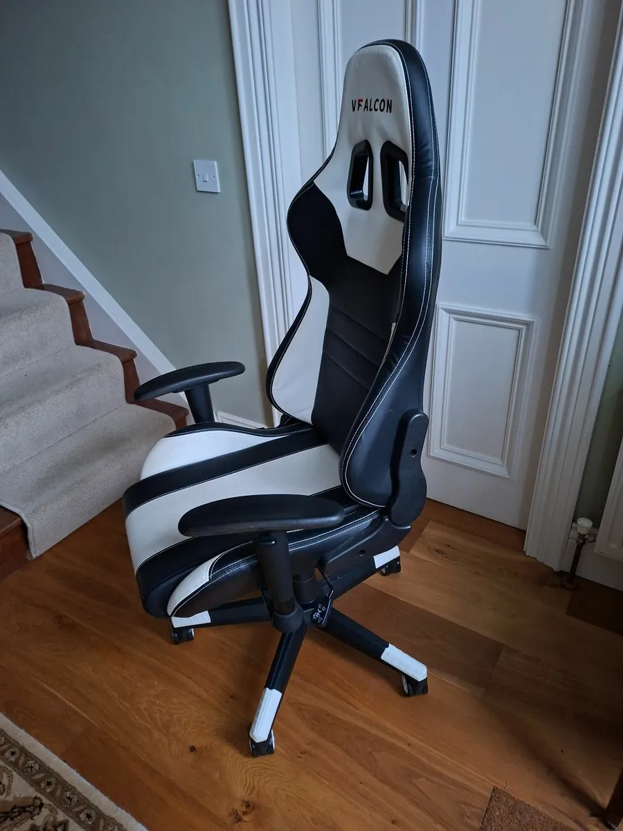 Gaming chair - Image 1