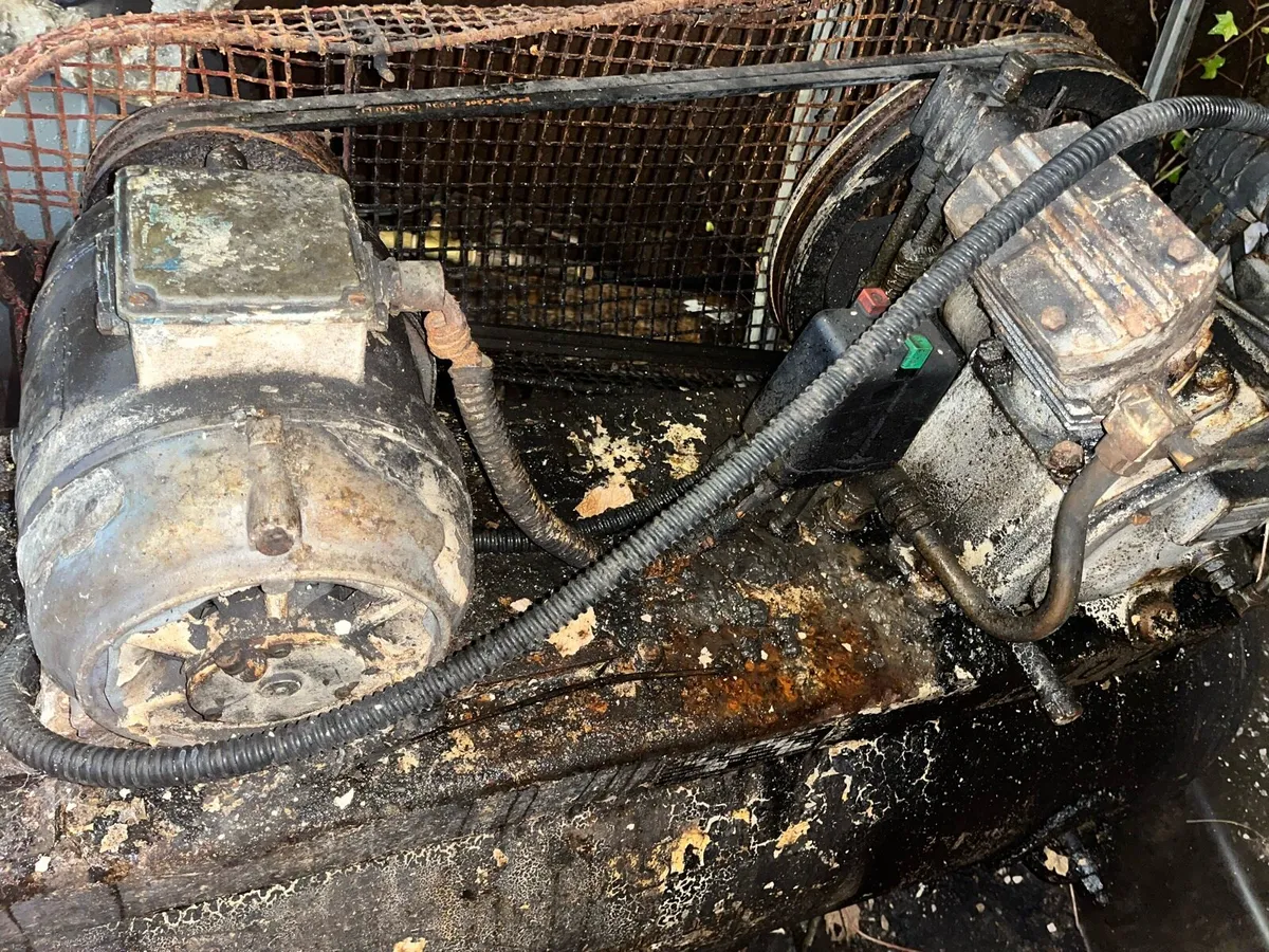 Old Compressors - Image 2