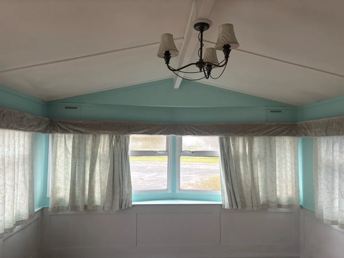 Mobile home double glazed central heated - Image 3