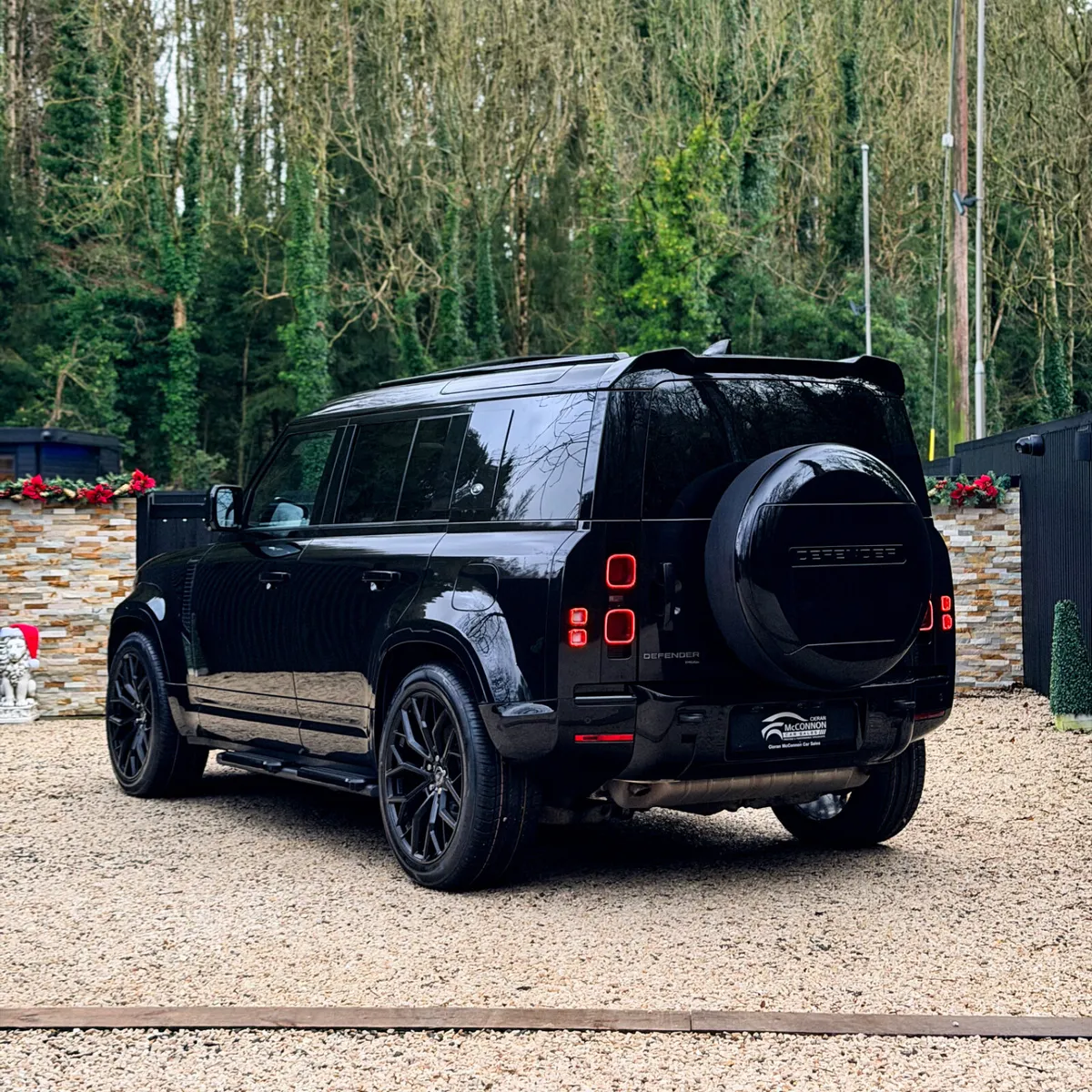 2021 (212) Land Rover Defender X DYNAMIC P400E 400 - Image 4