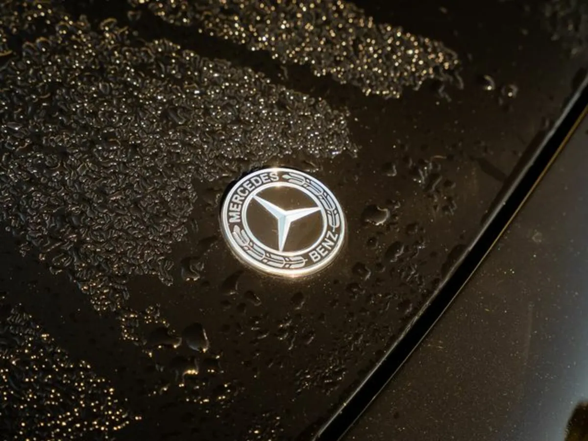 Mercedes-Benz E-Class E 220 D AMG LINE - Image 2