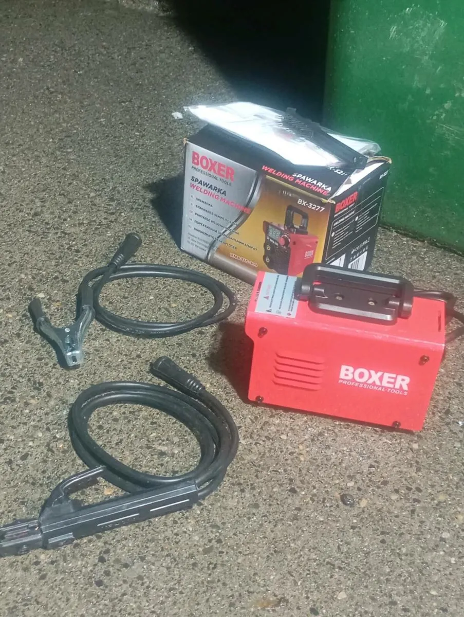 Boxer 300amo inverted welder - Image 1