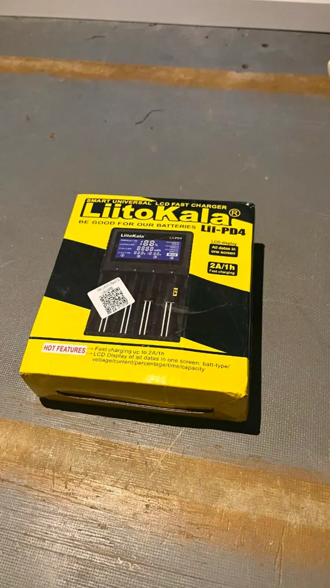 Liitokala LII-PD4 LCD Charger (4 Bay) - Image 1