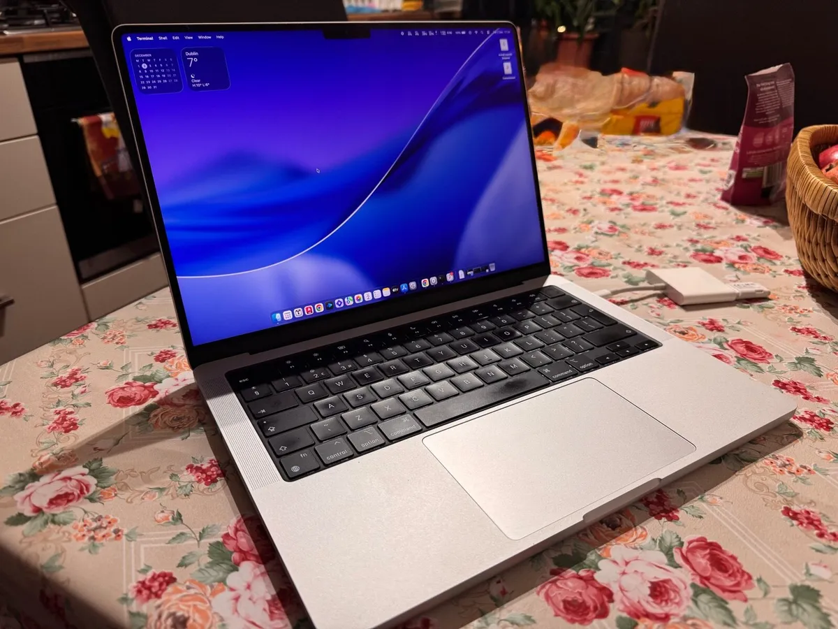 Macbook Pro M3 Pro 36 Gb 14 inch - Image 1