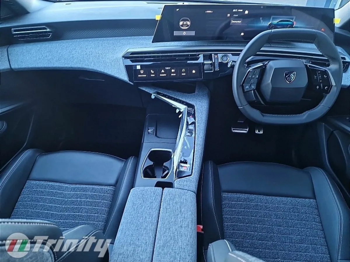 Peugeot 3008 ** NEW 261 MODEL ** BEV 73KWH ** 210B - Image 2