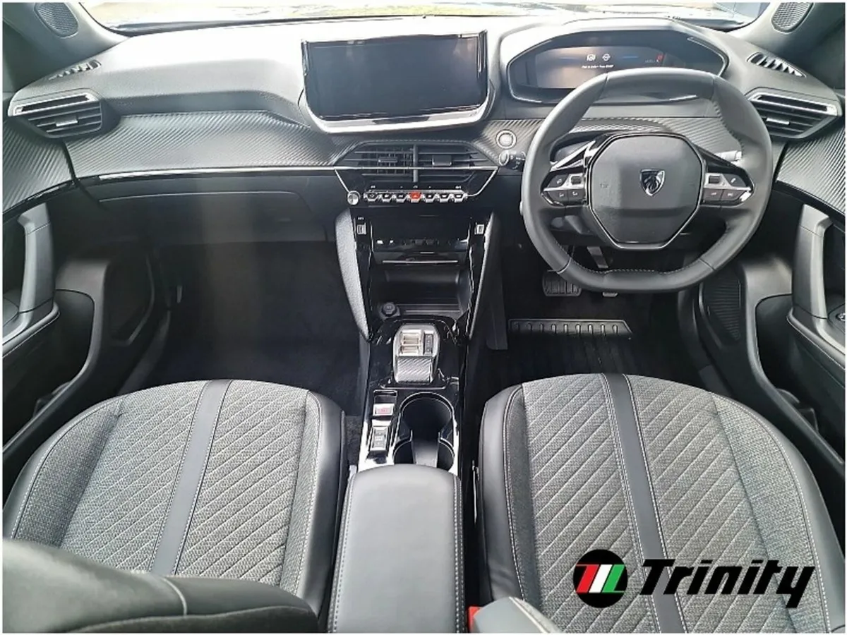 Peugeot 2008 ** 136HP ELECTRIC 50KWH ** AUTO ALLUR - Image 2