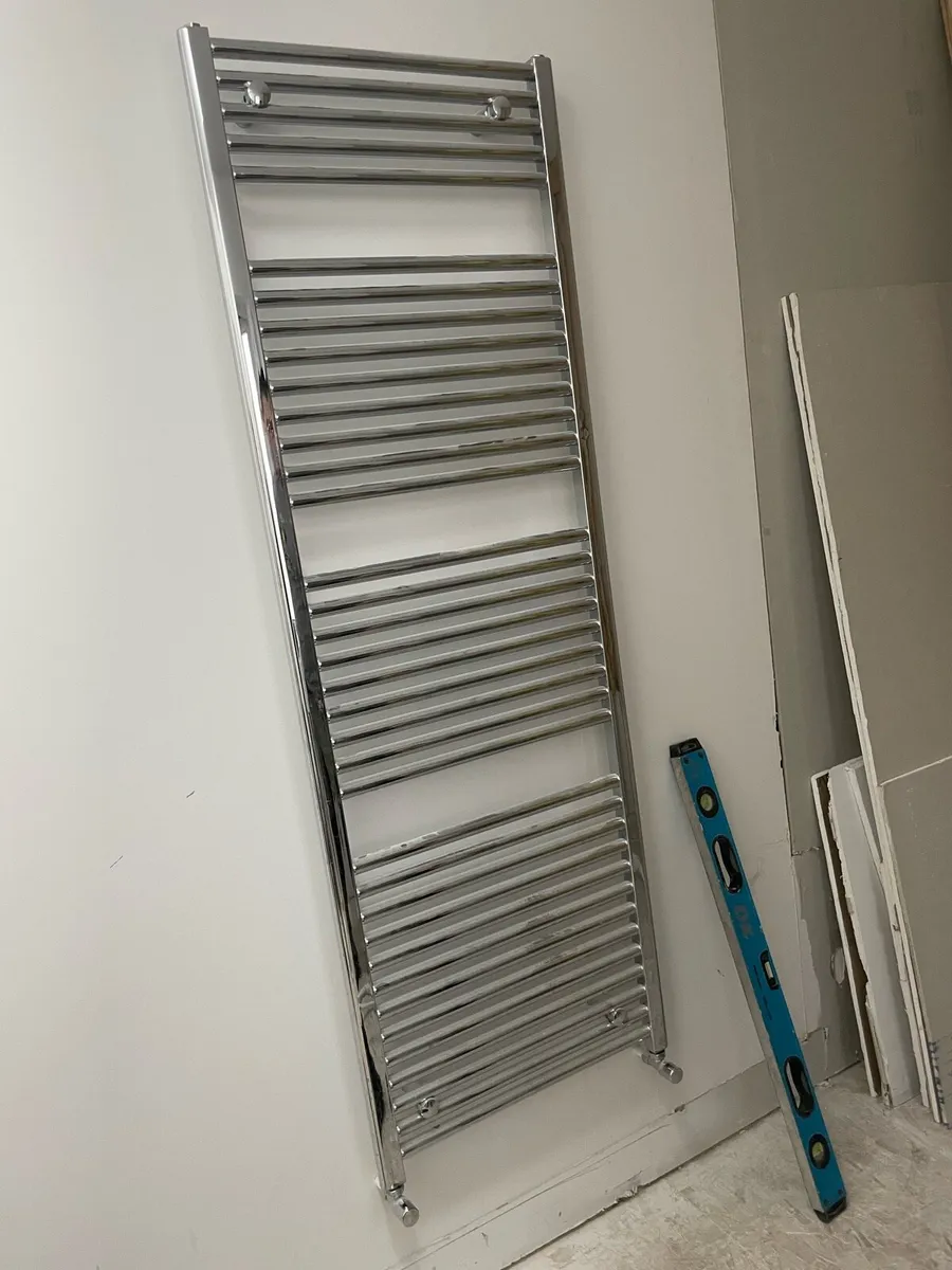 SONAS Radiator / Towel drier - Image 1