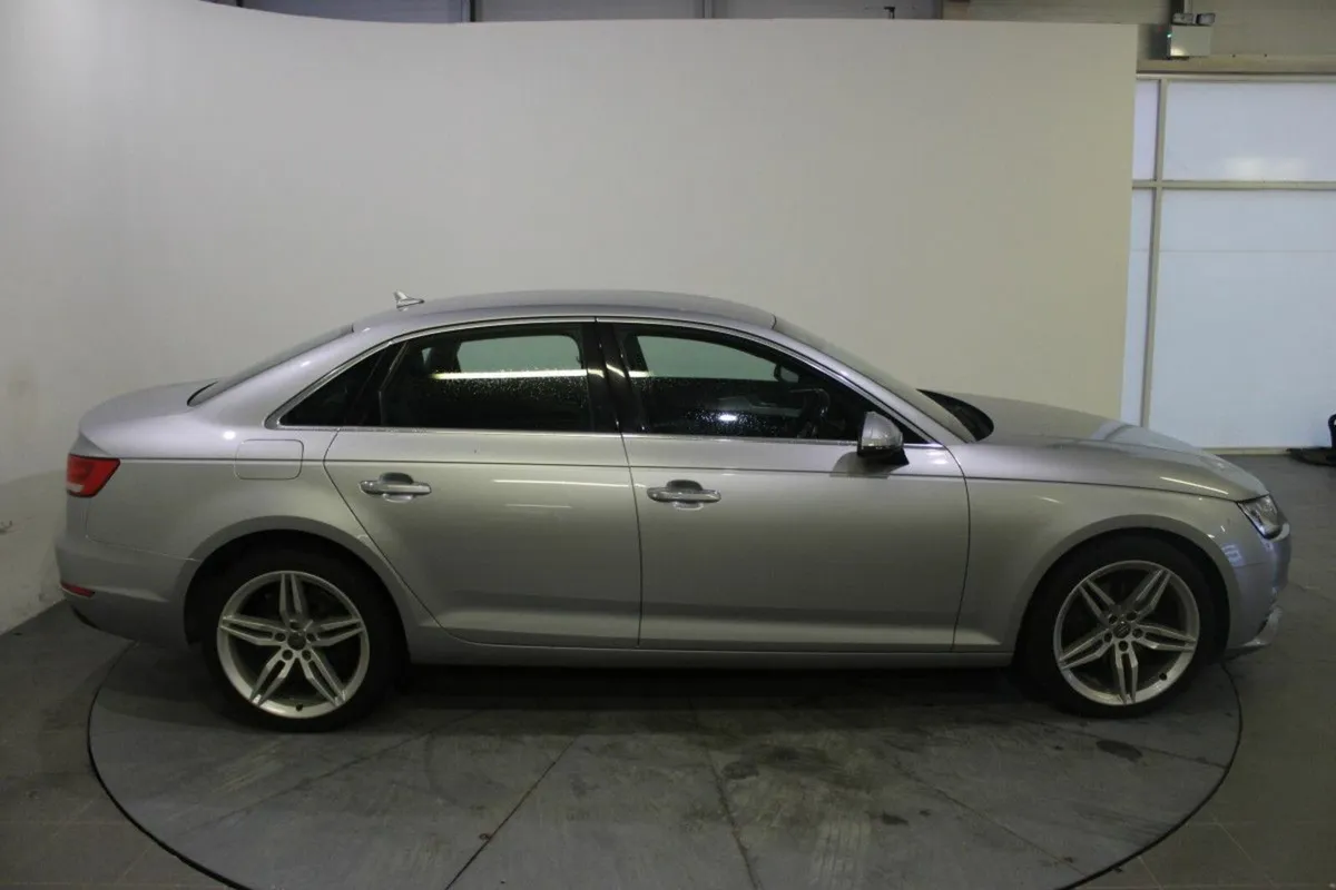 Audi A4 2.0TDI 122HP SE Ultra - Image 3