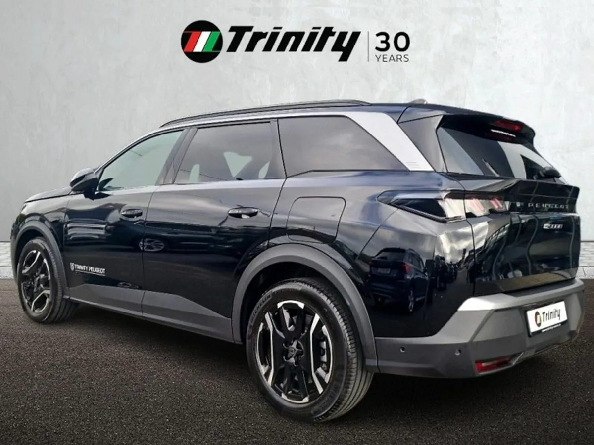 Peugeot 5008 252 DEMO** BEV 73KWH ** 210HP ALLURE - Image 3