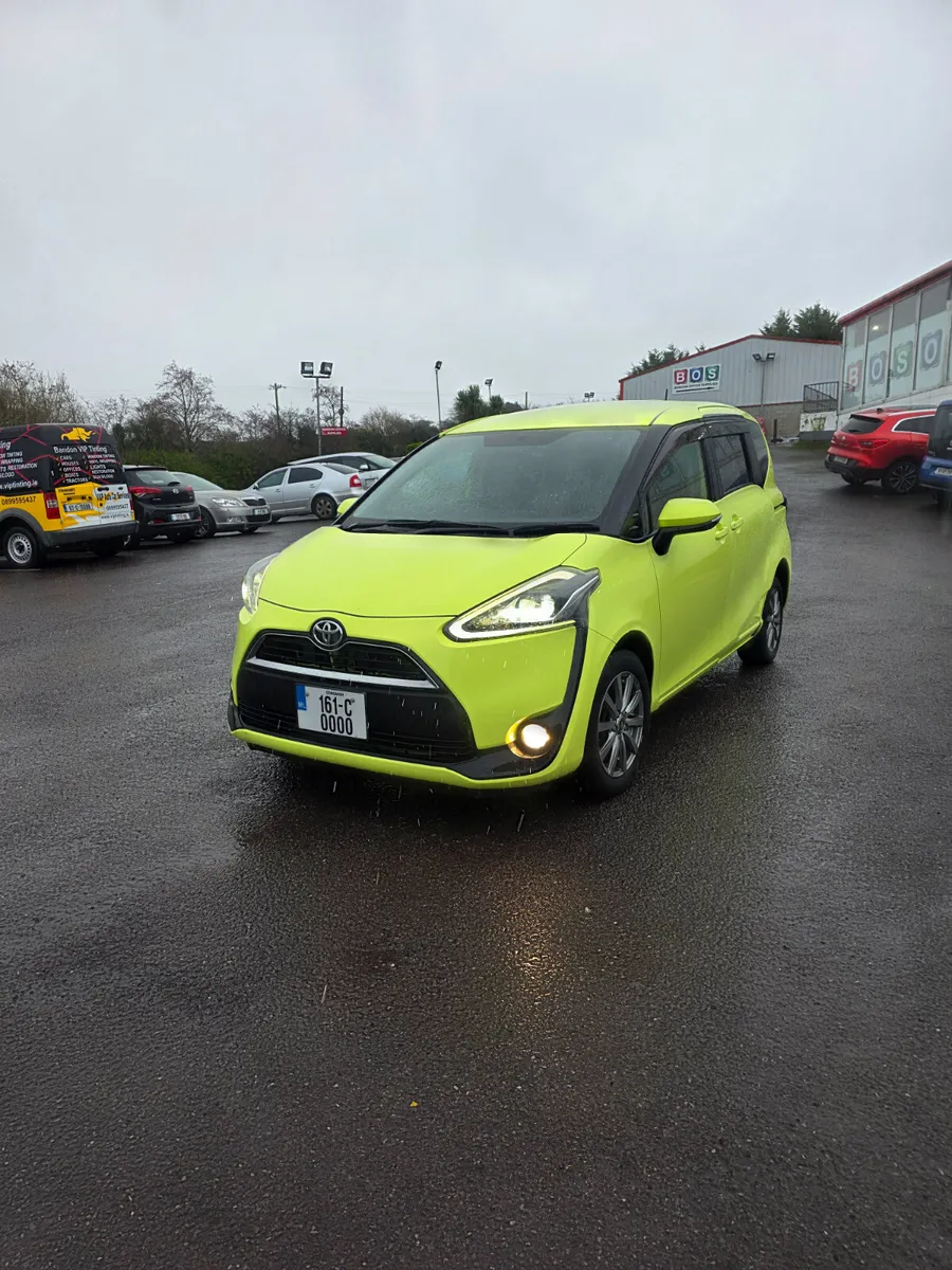 6 Seater Toyota Sienta 2016 - Image 2