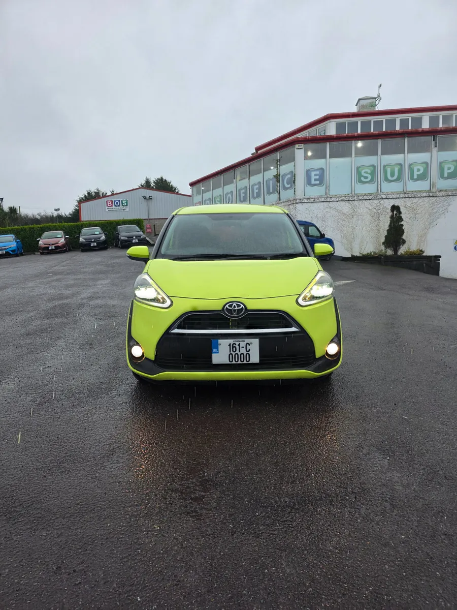 6 Seater Toyota Sienta 2016 - Image 3